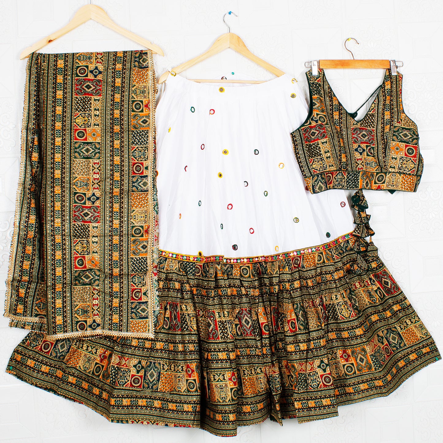 White and Brown Traditional Gujarati Chaniya Choli/Lehenga Dress, Lehenga with mirror work, embroidery, Dandiya Dress, Navaratri Pooja