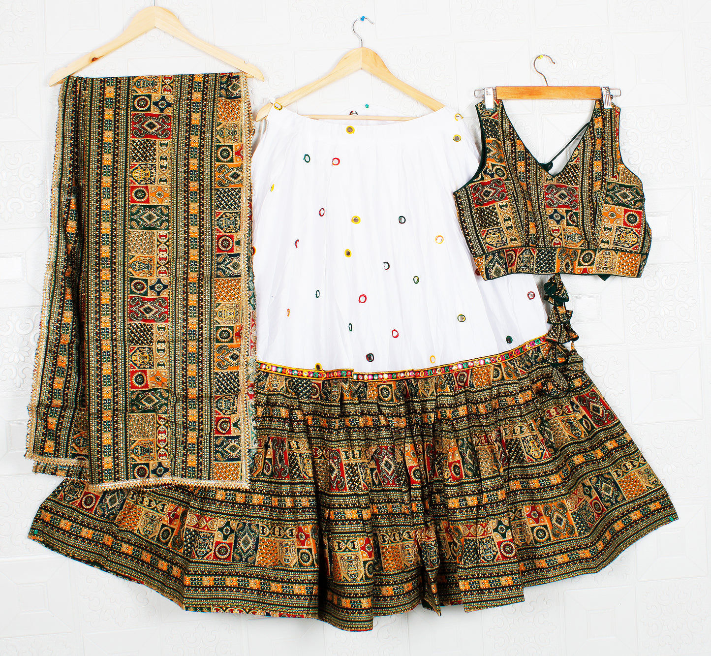 White and Brown Traditional Gujarati Chaniya Choli/Lehenga Dress, Lehenga with mirror work, embroidery, Dandiya Dress, Navaratri Pooja
