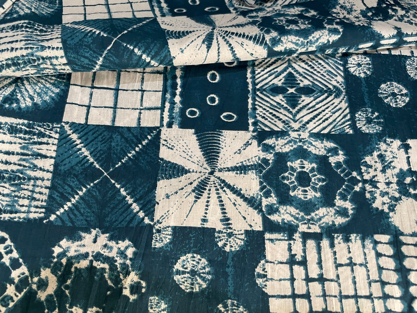 Pure Cotton Cambric Printed Fabrics Colorful Tie Die Pattern on Blue