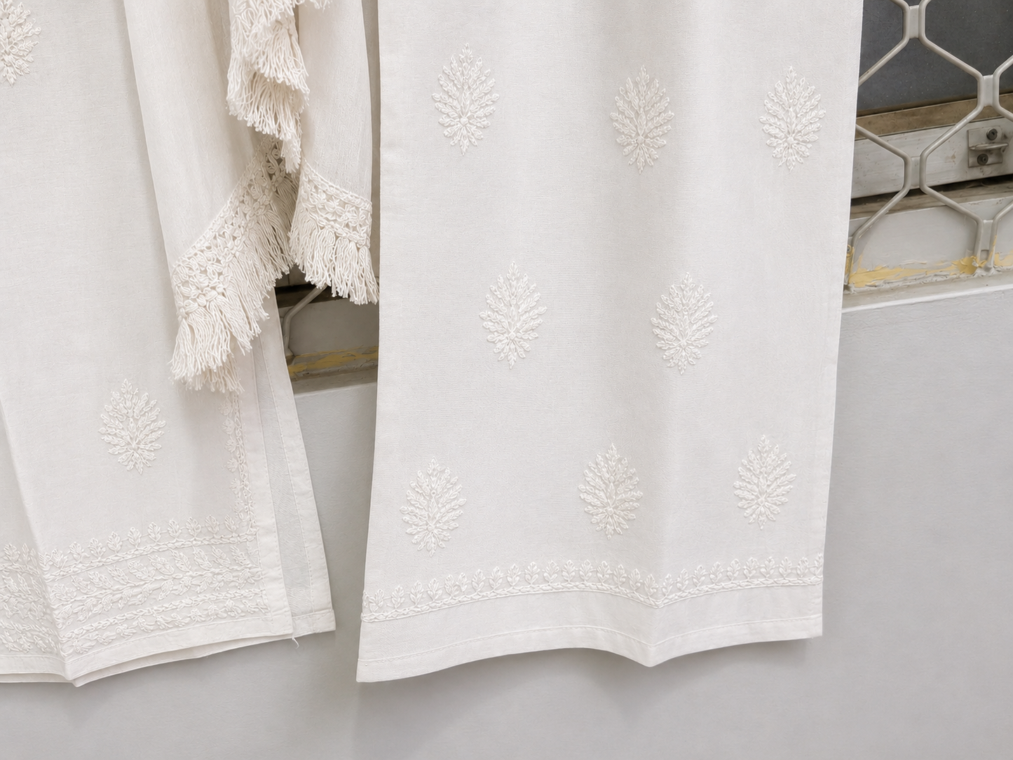 White Chanderi Embroidered Pant Suit with Dupatta | 3 Piece Set | Lukhnawi Suit , Casual Wear, Family Functions ZN