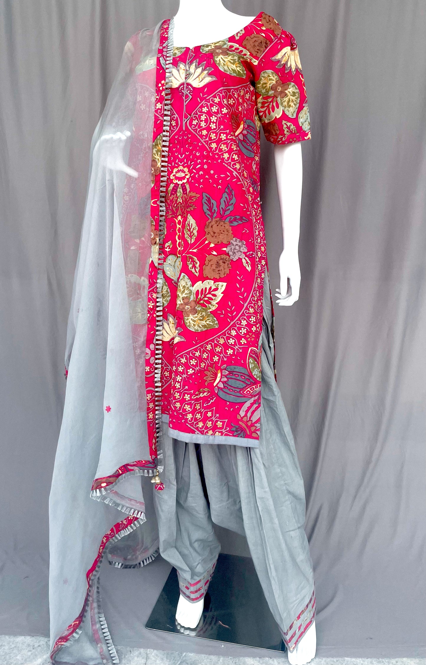 Pink and grey Pure Cotton floral Print Straight Pant Suit with Dupatta, Daily wear, Office Wear, Gift for her, Punjabi Pant Suit, Indian