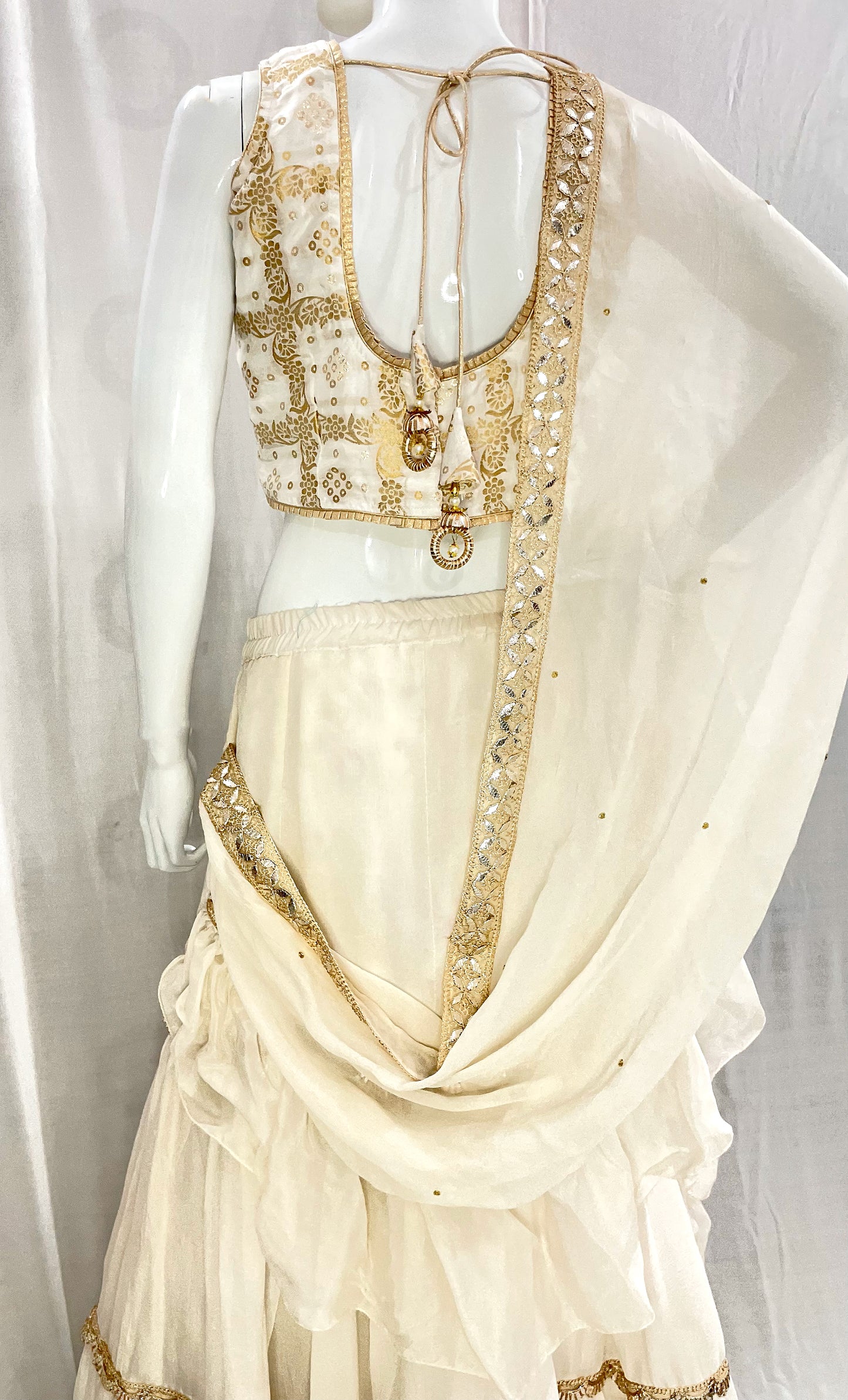Off Wite Pure Chinon Saree, Ready to wear Sari, Skirt Saree with Pure Dola SILK Blouse